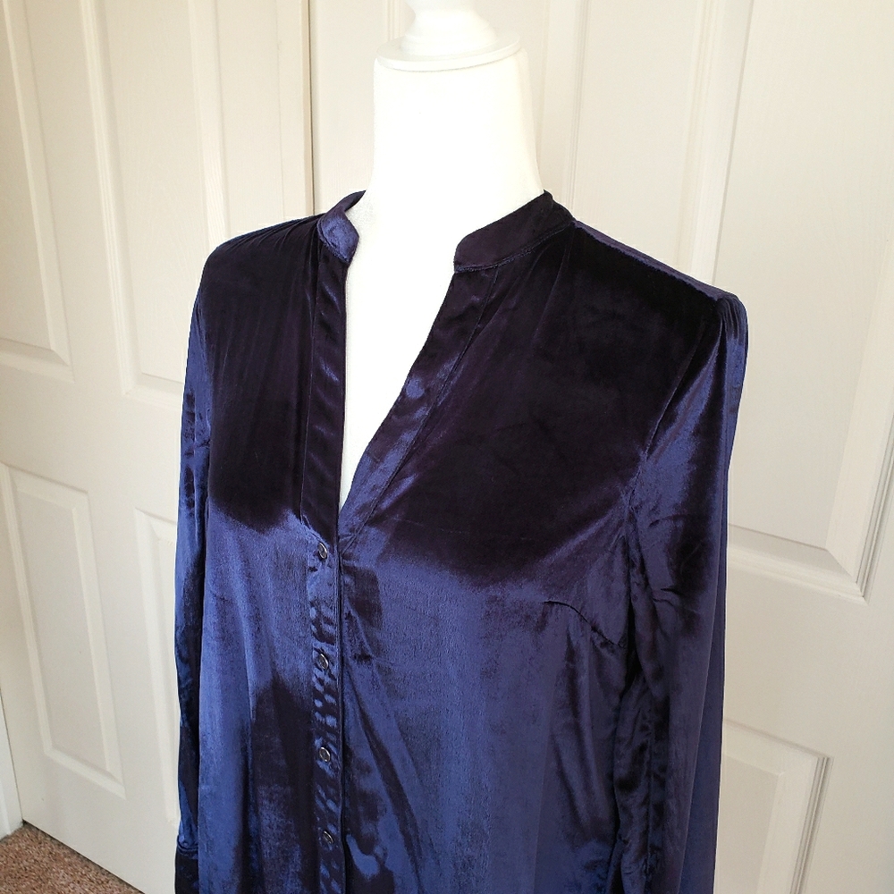 Velvet shirt by Mauve